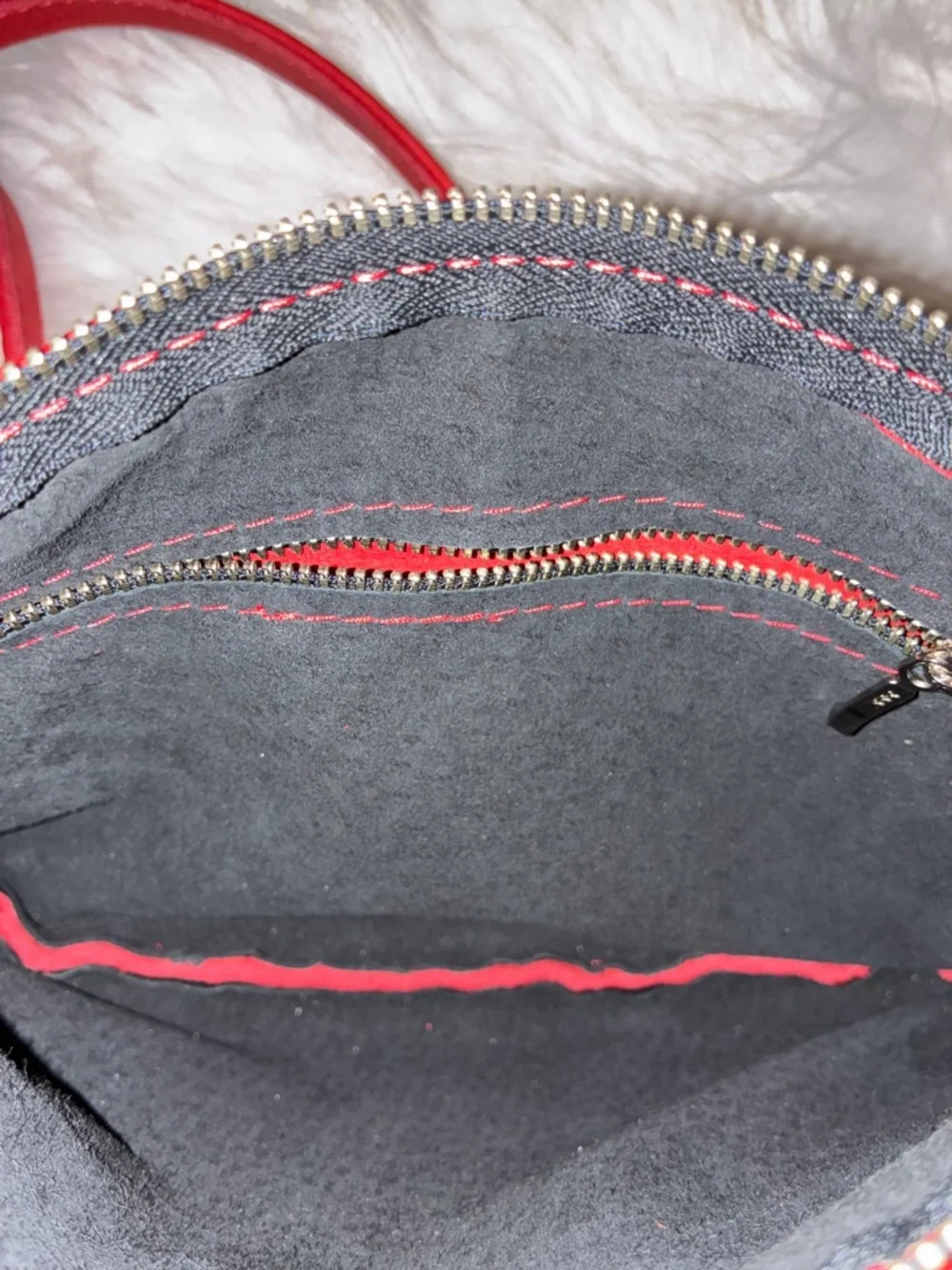 Bellum‎ Leather Red Crossbody Bag